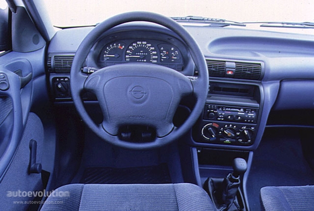 Opel Astra 3 Doors photo 19