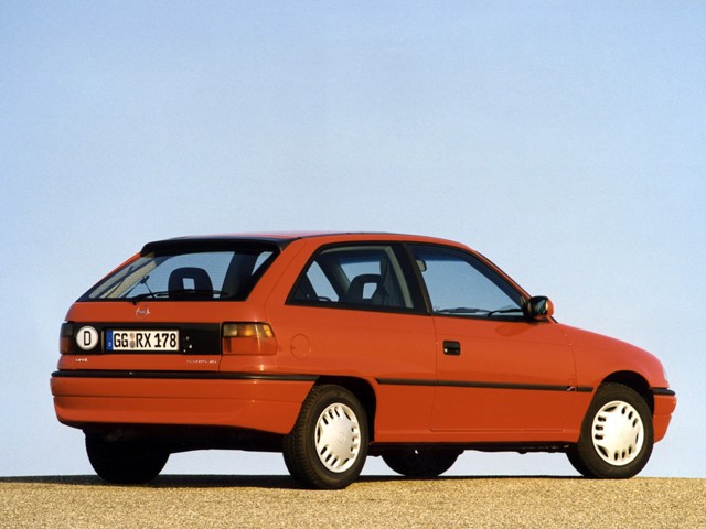 Opel Astra 3 Doors photo 11
