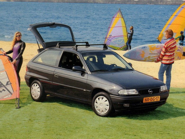 Opel Astra 3 Doors photo 4