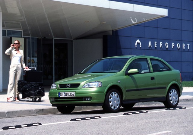 Opel Astra 3 Doors foto 9