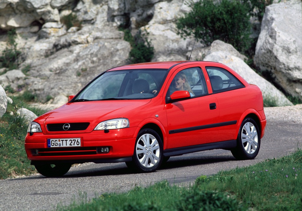 Opel Astra 3 Doors photo 12