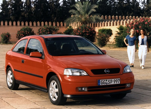 Opel Astra 3 Doors foto 13