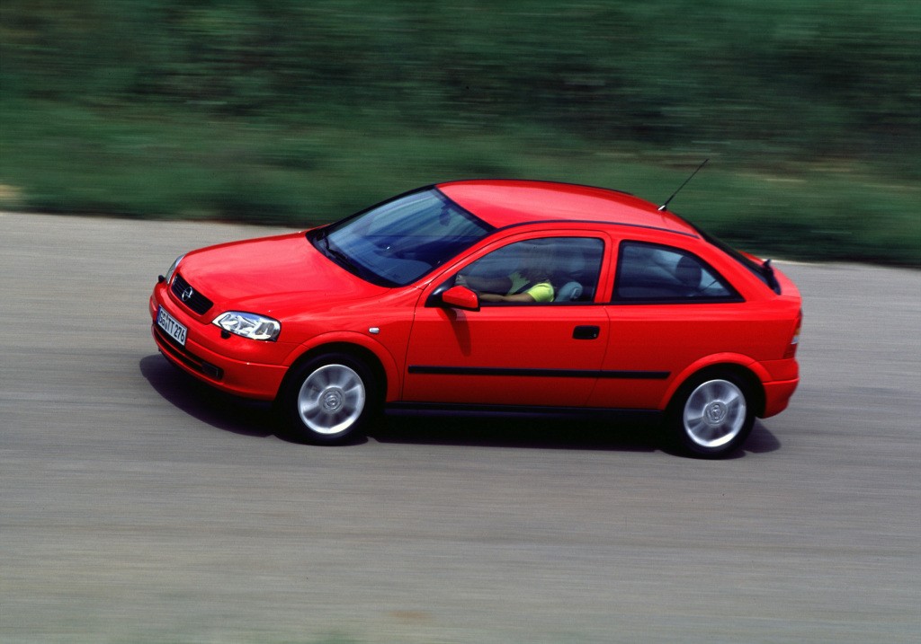 Opel Astra 3 Doors photo 14