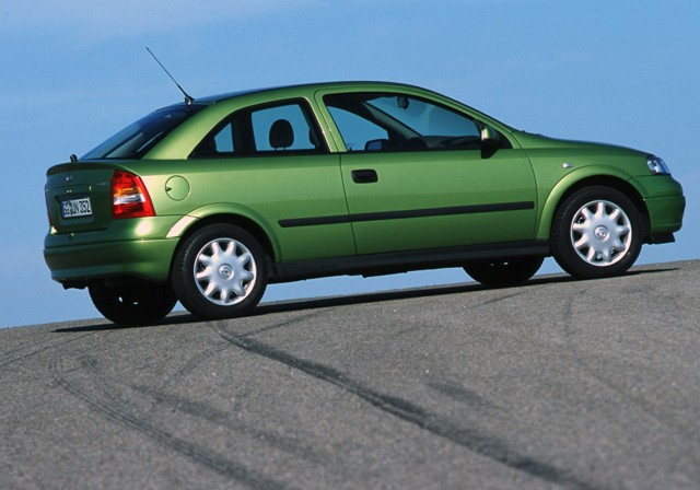Opel Astra 3 Doors foto 16