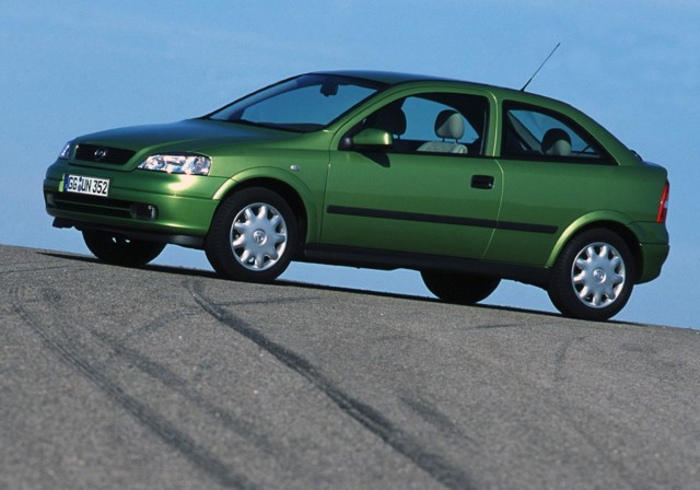 Opel Astra 3 Doors foto 18