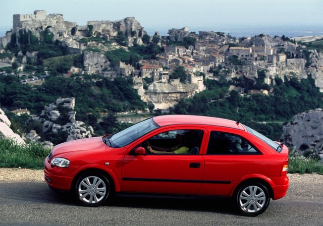 Opel Astra 3 Doors foto 19