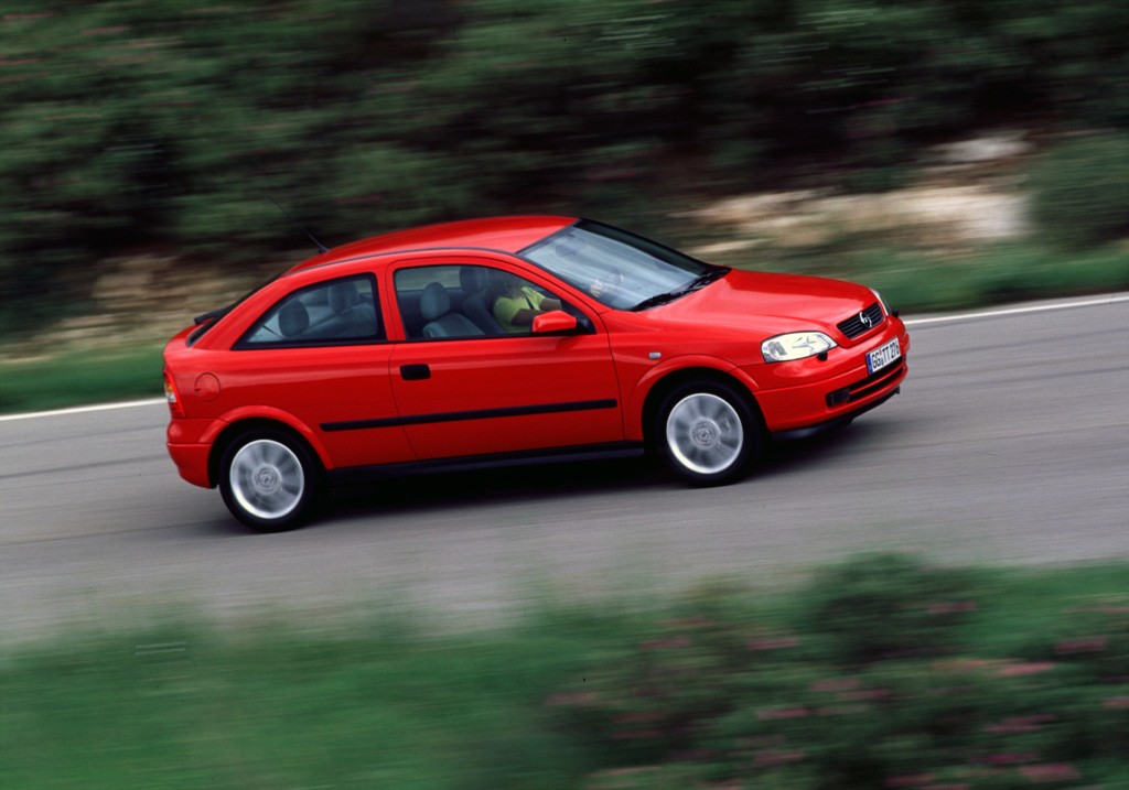 Opel Astra 3 Doors photo 21