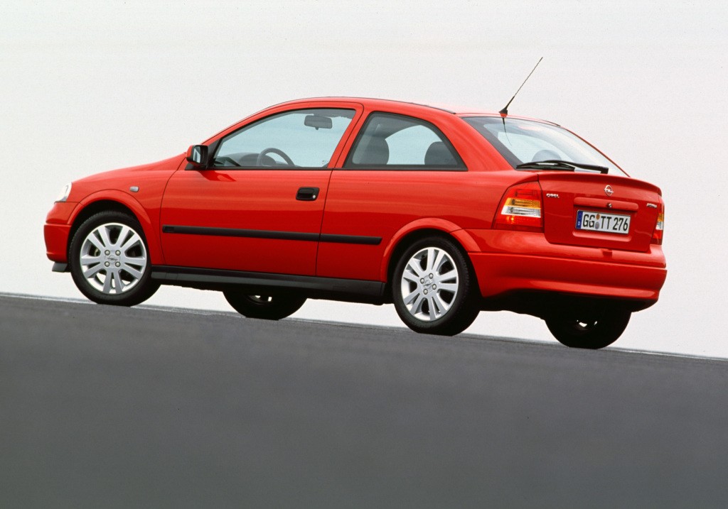 Opel Astra 3 Doors photo 23