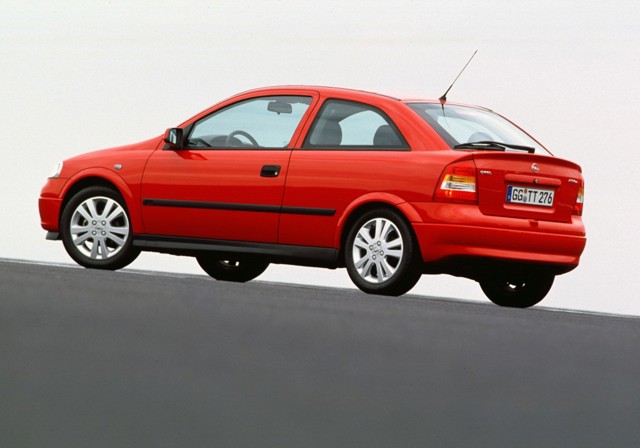 Opel Astra 3 Doors foto 23