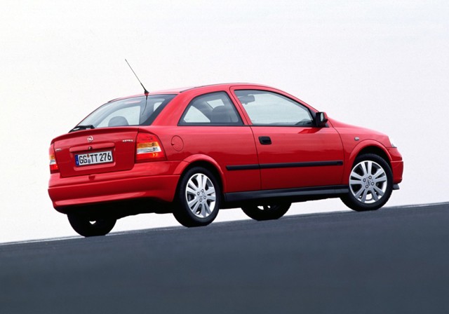 Opel Astra 3 Doors foto 24