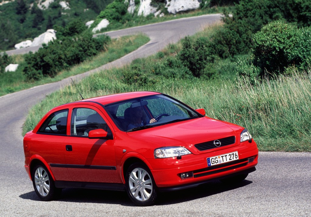 Opel Astra 3 Doors photo 25