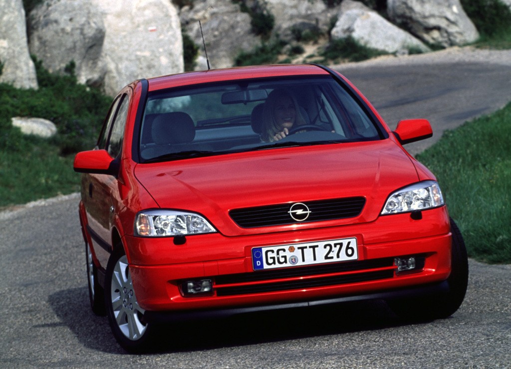 Opel Astra 3 Doors photo 26