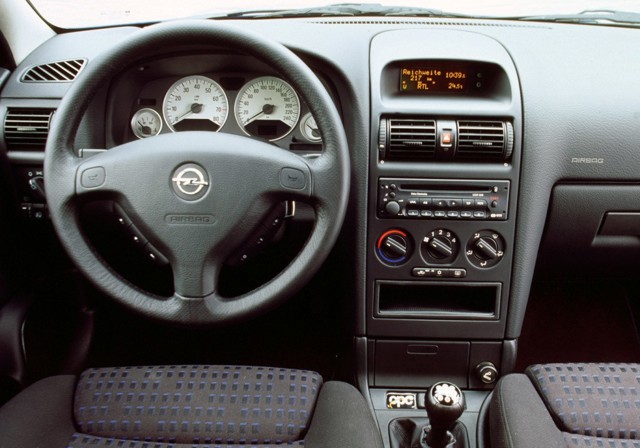 Opel Astra 3 Doors foto 49
