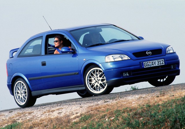 Opel Astra 3 Doors foto 32