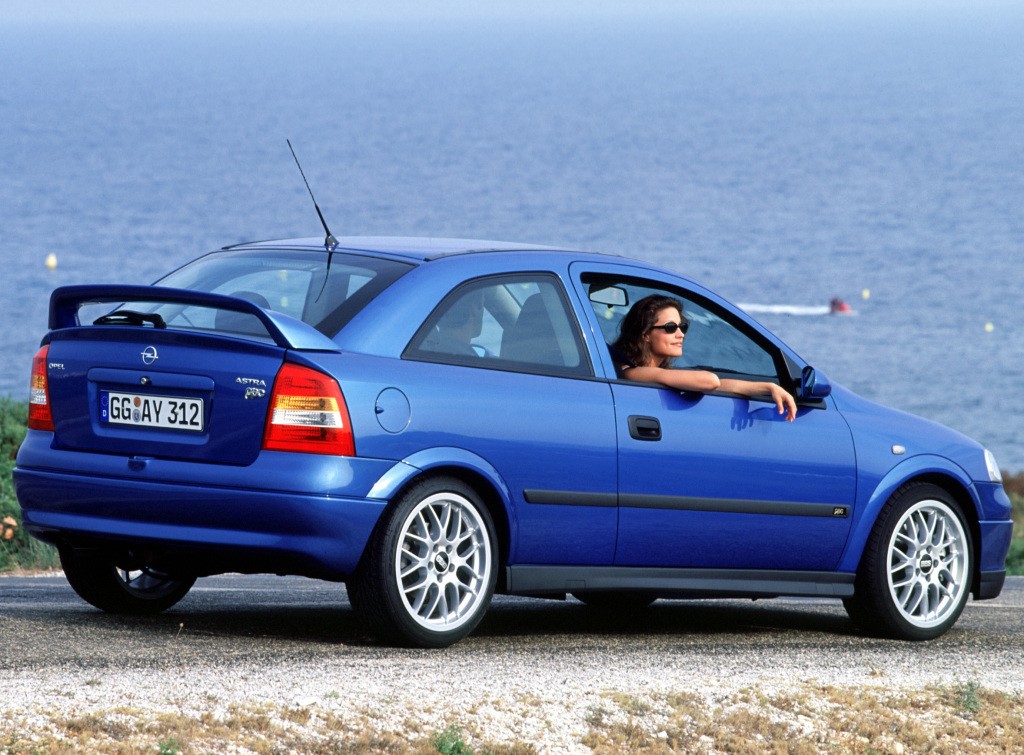 Opel Astra 3 Doors photo 33