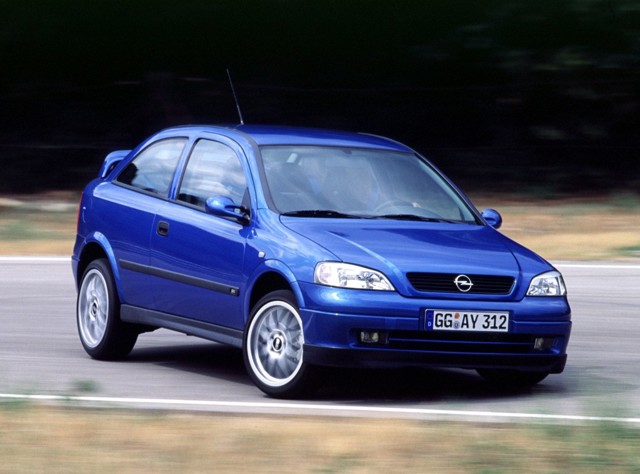 Opel Astra 3 Doors foto 35