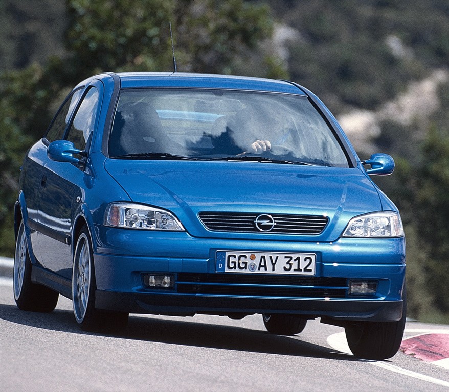 Opel Astra 3 Doors photo 40