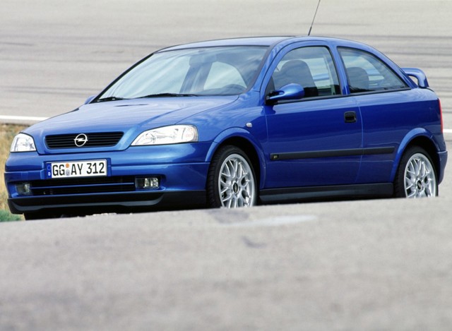 Opel Astra 3 Doors foto 42