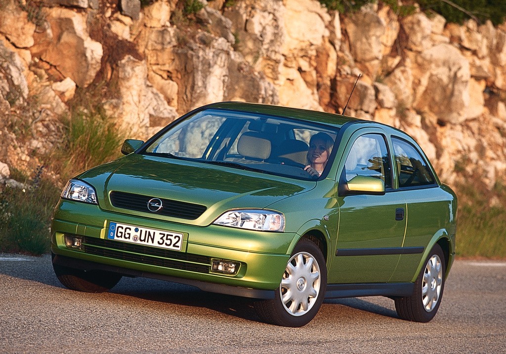 Opel Astra 3 Doors photo 6