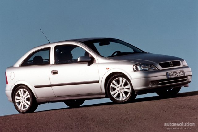 Opel Astra 3 Doors foto 2