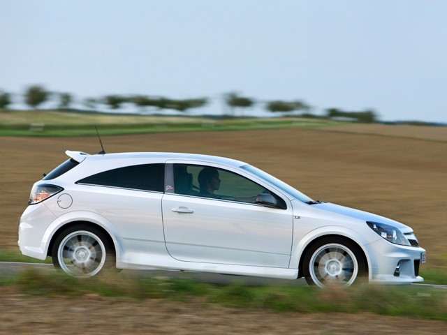 Opel Astra 3 Doors photo 8