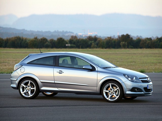Opel Astra 3 Doors photo 12