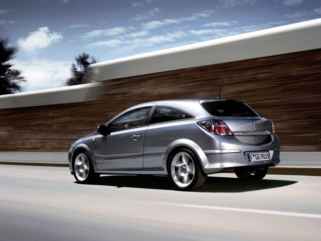Opel Astra 3 Doors photo 14