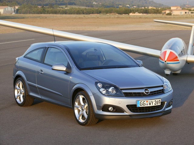 Opel Astra 3 Doors photo 19