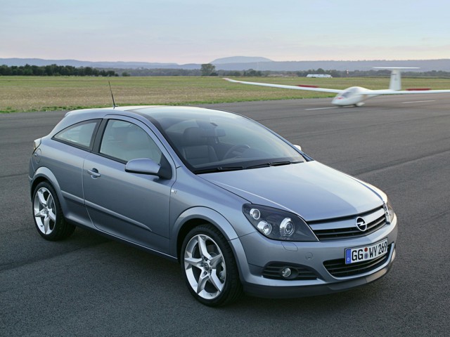 Opel Astra 3 Doors photo 21