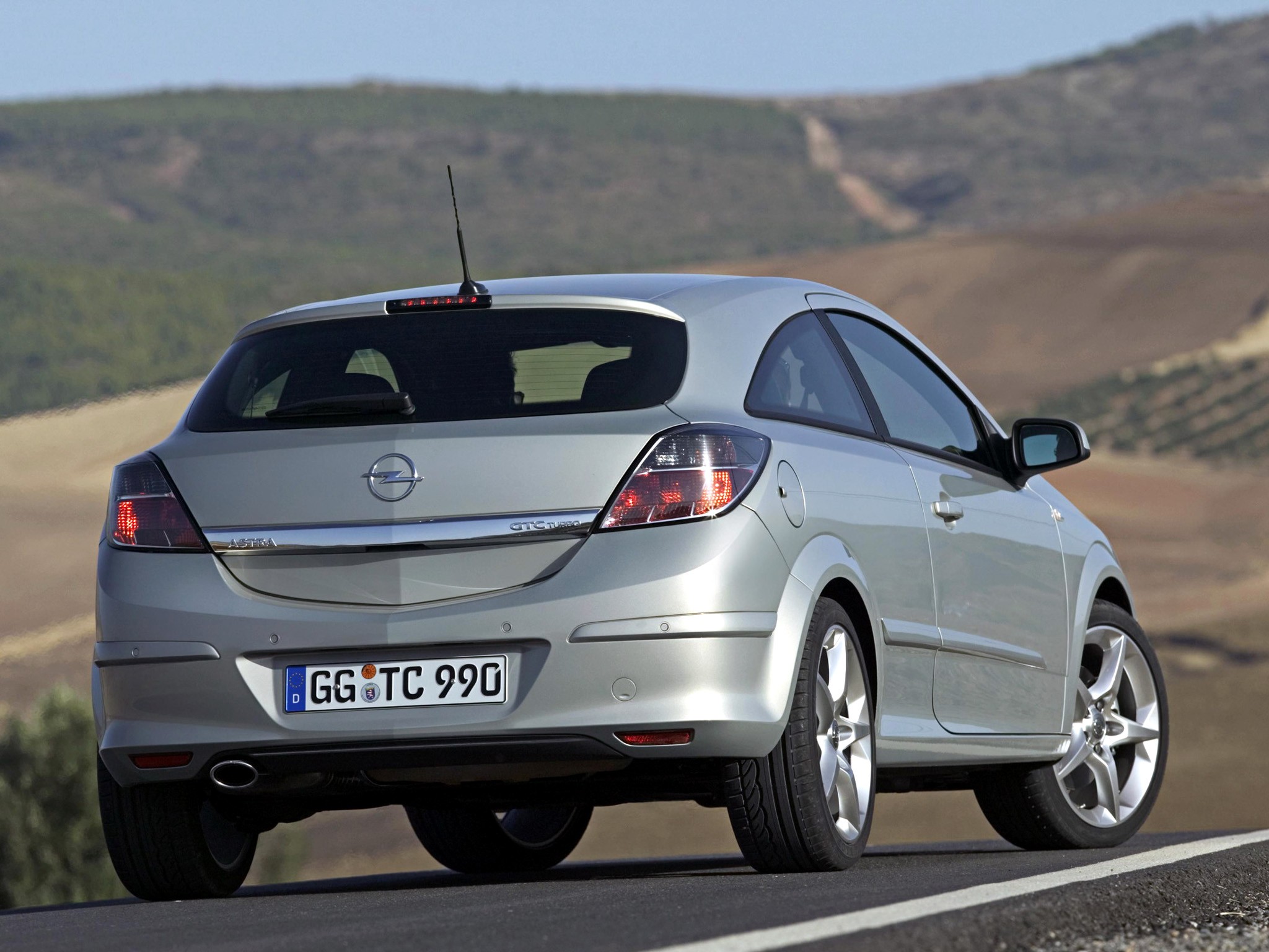 Opel Astra 3 Doors photo 26