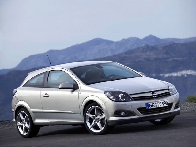 Opel Astra 3 Doors photo 28