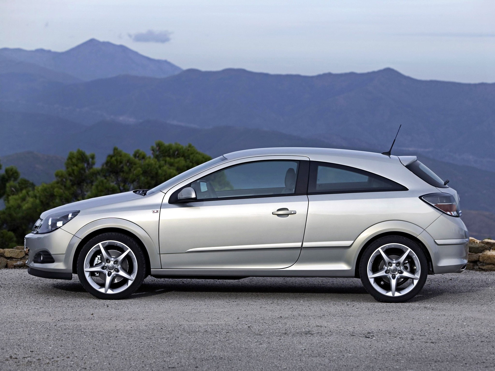 Opel Astra 3 Doors photo 30