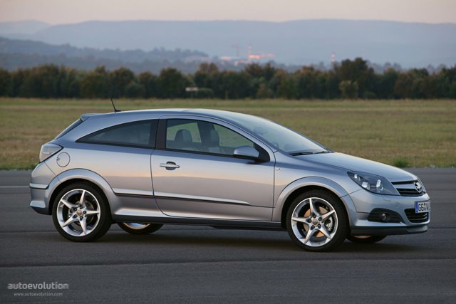 Opel Astra 3 Doors photo 1
