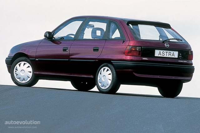 Opel Astra 5 Doors photo 3
