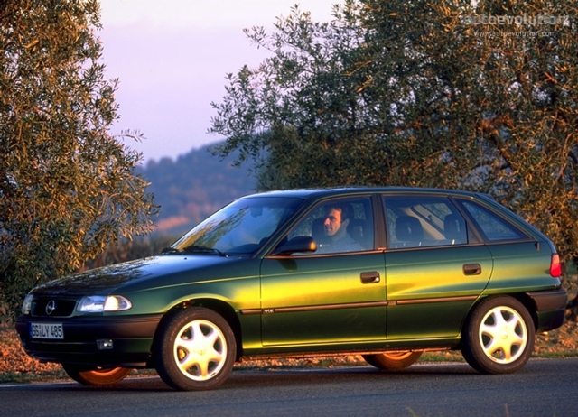 Opel Astra 5 Doors photo 4