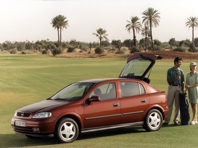 Opel Astra 5 Doors photo 4