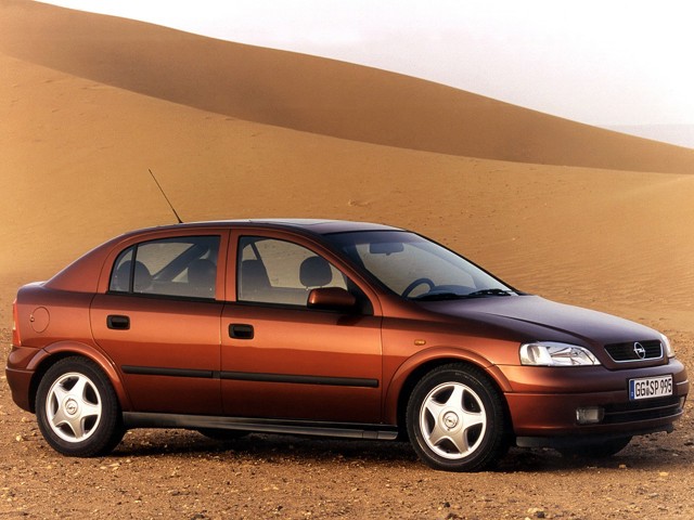 Opel Astra 5 Doors photo 11