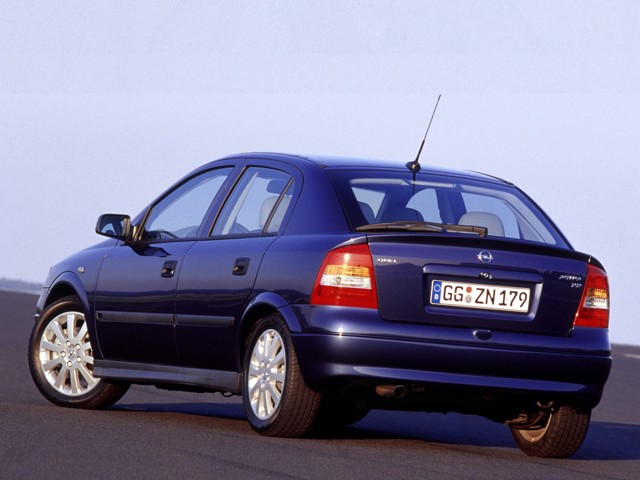 Opel Astra 5 Doors photo 13