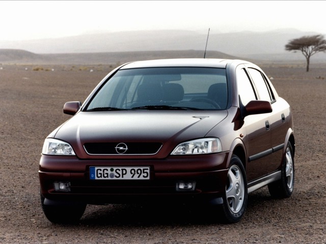 Opel Astra 5 Doors photo 16
