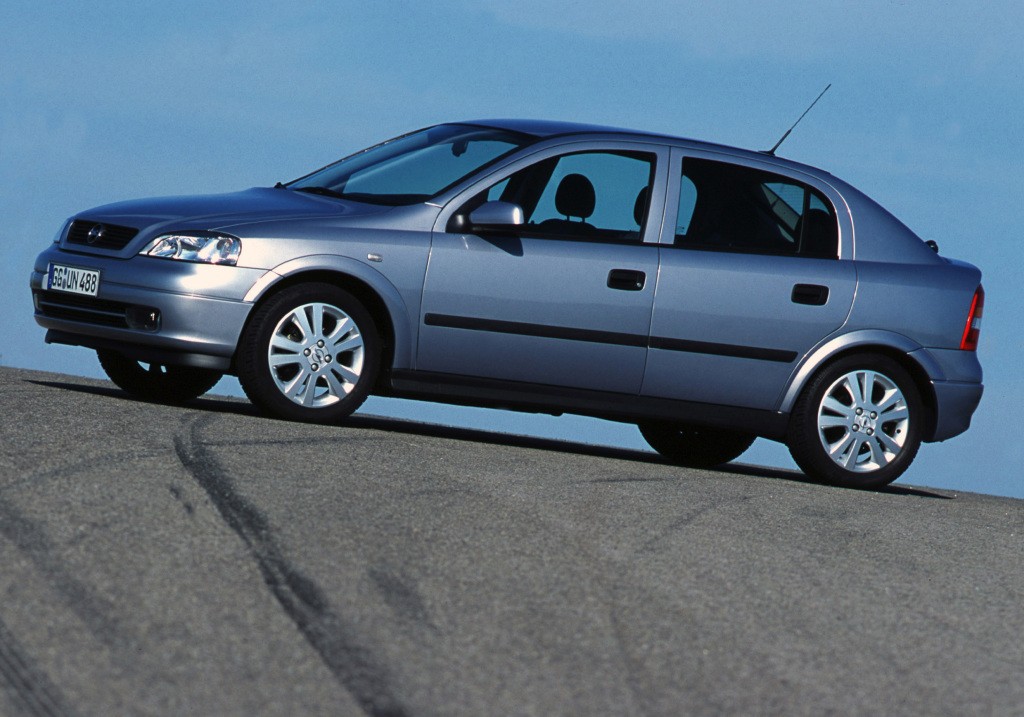 Opel Astra 5 Doors photo 17