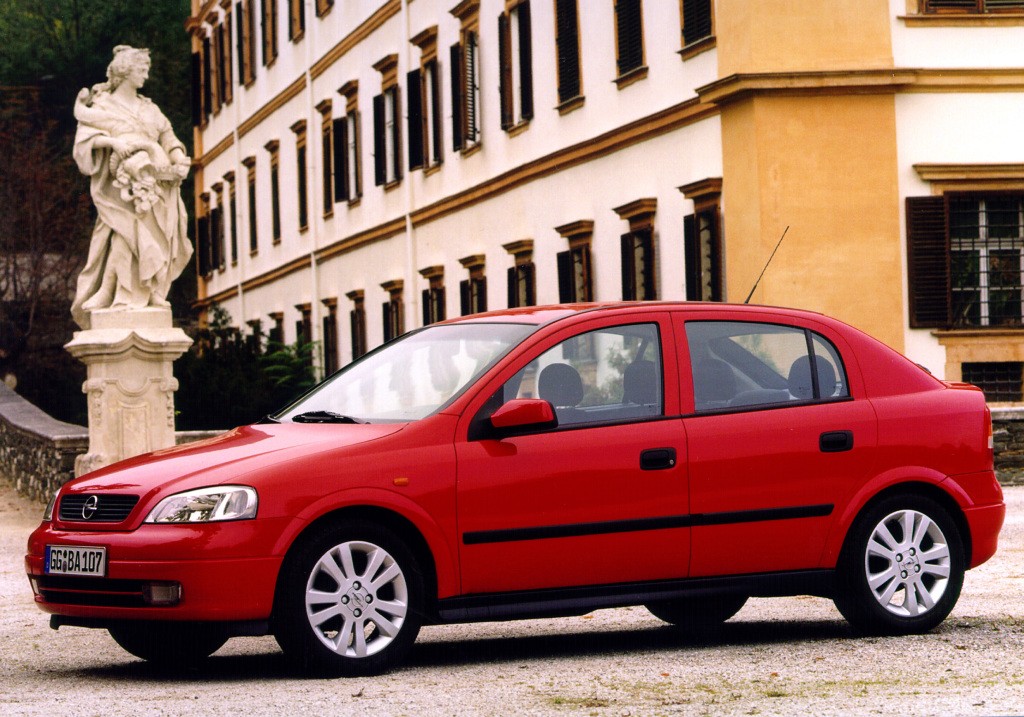 Opel Astra 5 Doors photo 18