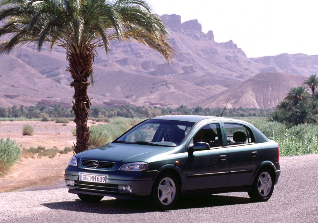 Opel Astra 5 Doors photo 20