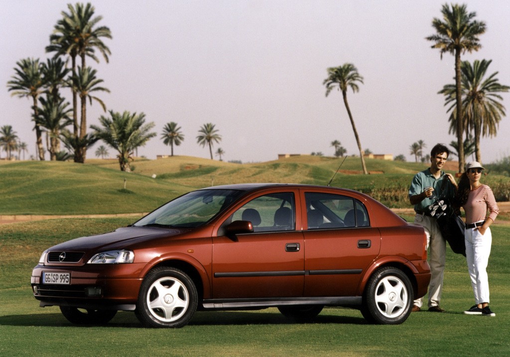 Opel Astra 5 Doors photo 21