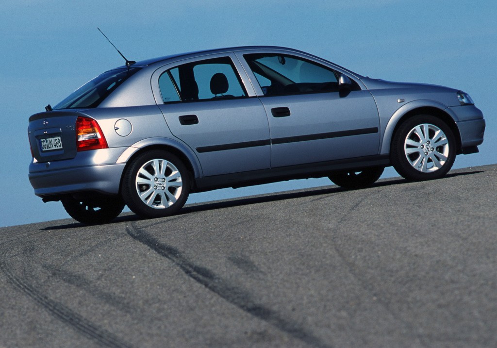 Opel Astra 5 Doors photo 22