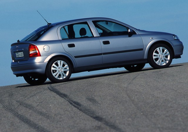 Opel Astra 5 Doors photo 22