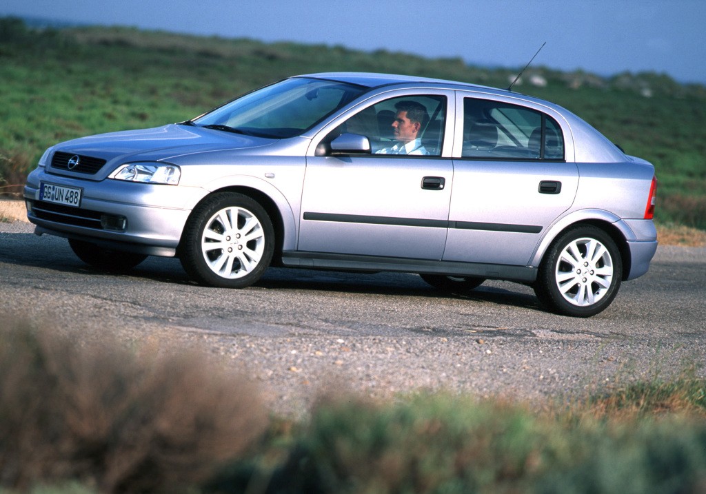 Opel Astra 5 Doors photo 23
