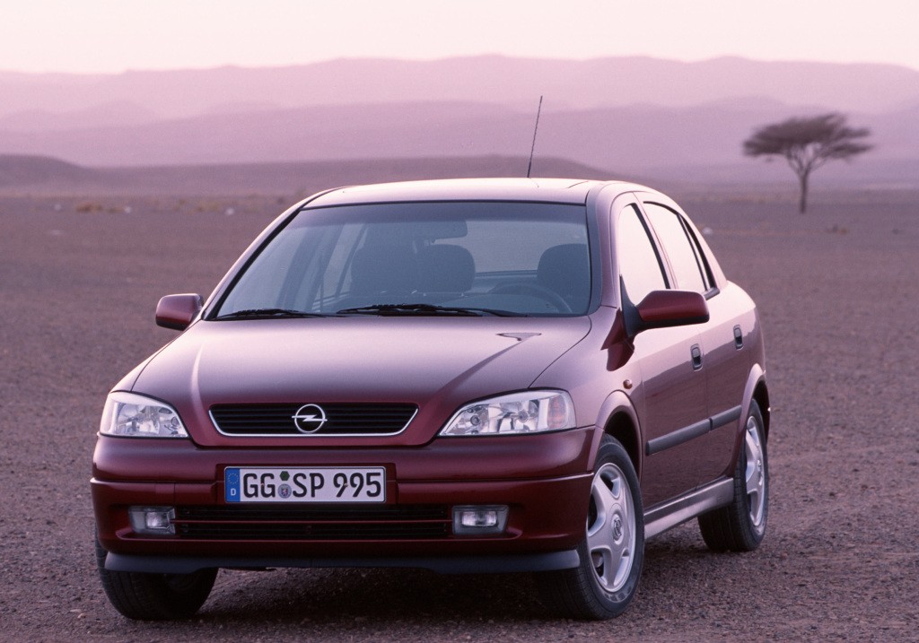 Opel Astra 5 Doors photo 24