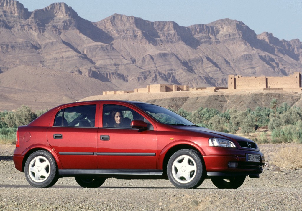 Opel Astra 5 Doors photo 28