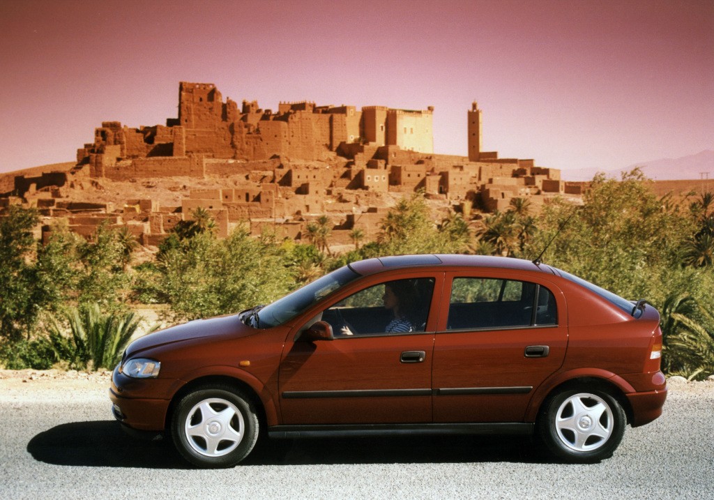 Opel Astra 5 Doors photo 30