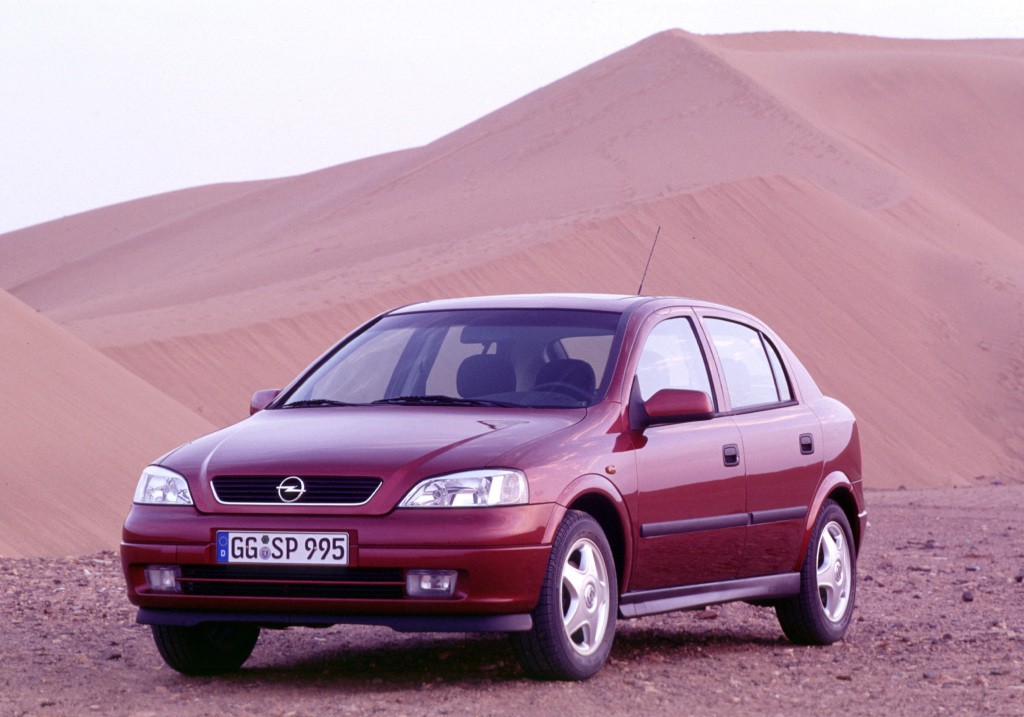 Opel Astra 5 Doors photo 31